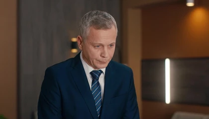 Кадры из сериала Акушер (2022)